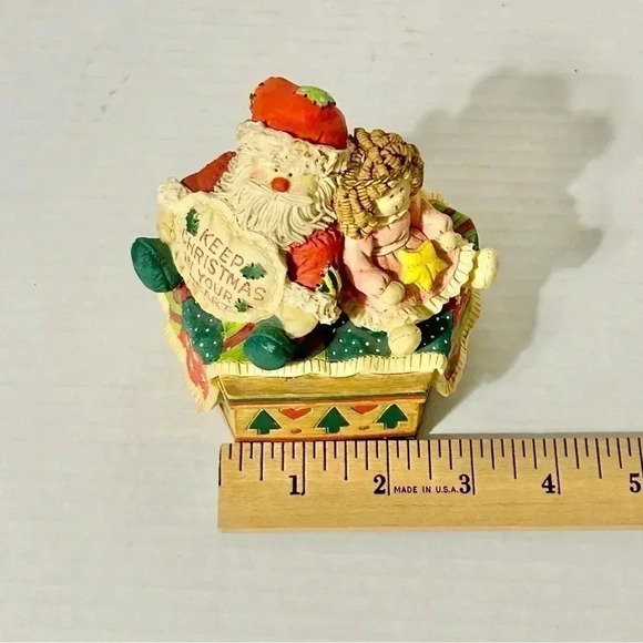 San Francisco Music Box Company Keep Christmas In Your Heart Santa & Girl Works - Picture 11 of 13